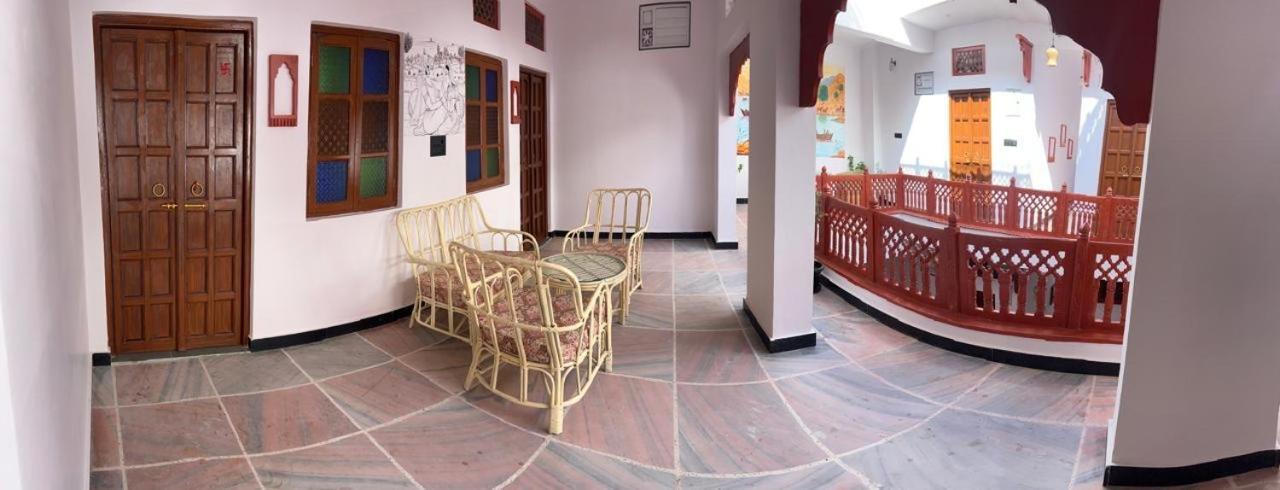 Hari Niwas Guest House Удайпур Екстериор снимка